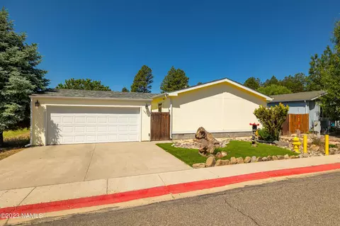 1827 W Shellie Dr, Flagstaff, AZ 86001