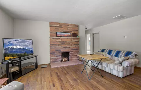 3020 E Pine Dr, Flagstaff, AZ 86004 photo 2