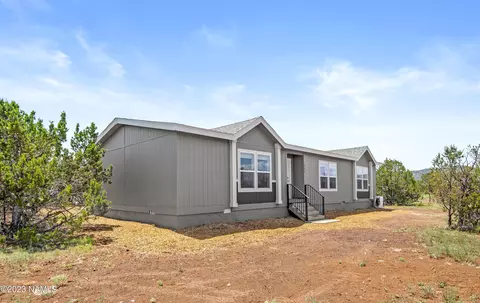 1092 E Tamarack St, Williams, AZ 86046 photo 2