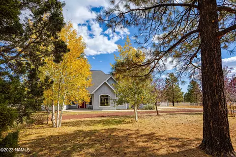 11595 N Glodia Dr, Flagstaff, AZ 86004