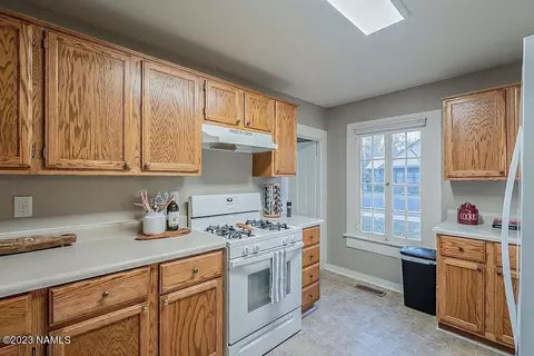 320 W Cherry Ave, Flagstaff, AZ 86001 photo 9