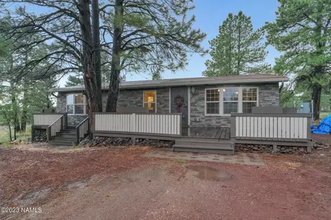 3062 S Peaks View Dr, Parks, AZ 86018