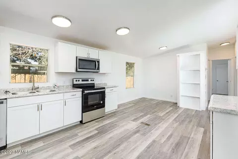 900 Red Rock St, Page, AZ 86040 photo 4