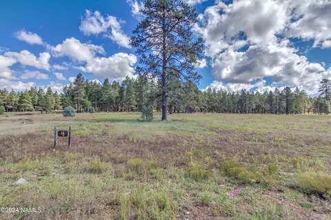 307 E Foxboro Rd #4, Munds Park, AZ 86017