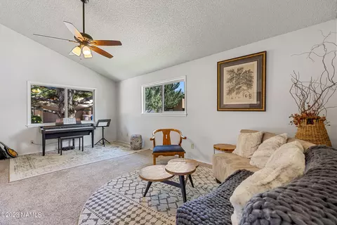 2616 E Heidi Loop, Flagstaff, AZ 86004