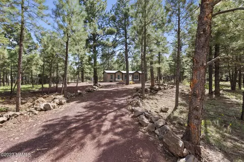 12642 E South Park Rd, Parks, AZ 86018