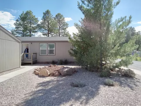 1899 W Shellie Dr, Flagstaff, AZ 86001