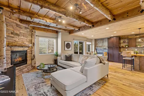 1105 W Overland Pass Dr, Flagstaff, AZ 86005