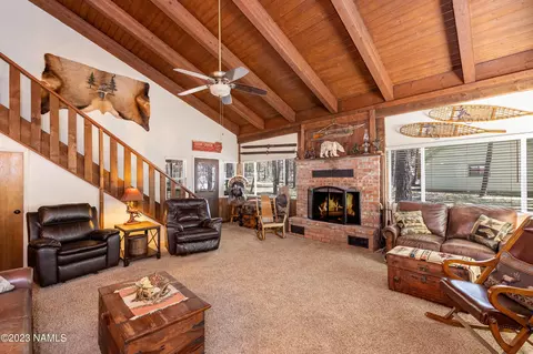 690 Pinewood Blvd, Munds Park, AZ 86017