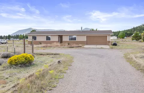9300 Skeet Dr, Flagstaff, AZ 86004