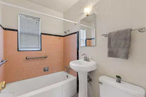 402 E Mohawk Dr, Flagstaff, AZ 86005 photo 14
