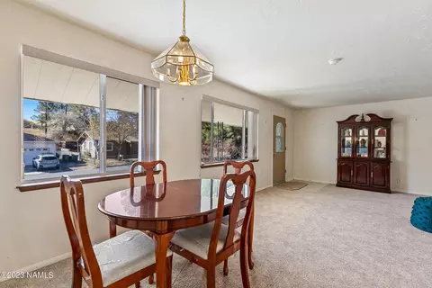 402 E Mohawk Dr, Flagstaff, AZ 86005 photo 8
