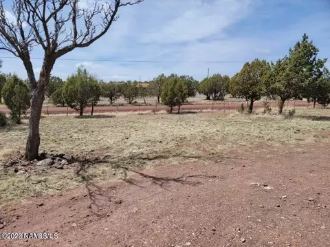 2201 N Luana Dr, Ash Fork, AZ 86320 photo 4