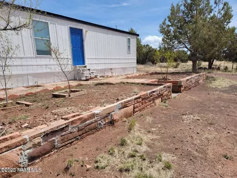 2201 N Luana Dr, Ash Fork, AZ 86320 photo 3