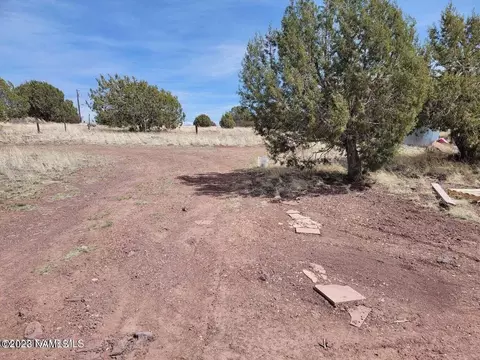 2201 N Luana Dr, Ash Fork, AZ 86320 photo 5