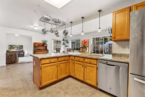 3669 E Silver Fox Cir, Flagstaff, AZ 86004 photo 11