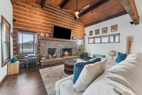 8835 Marys Dr, Flagstaff, AZ 86004