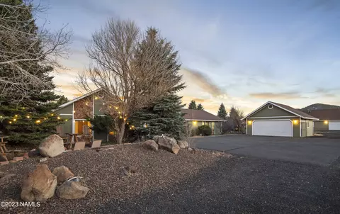 8345 Acacia Dr, Flagstaff, AZ 86004