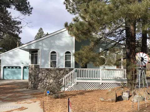 550 E Reindeer Dr, Munds Park, AZ 86017