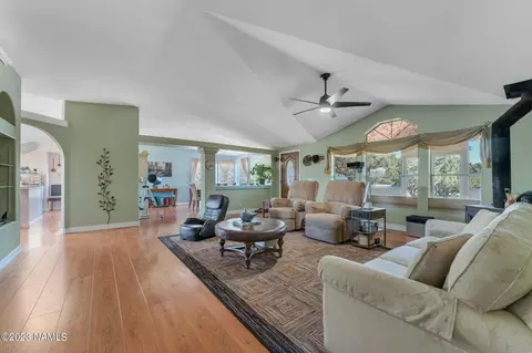1435 W Wolf Ln, Williams, AZ 86046