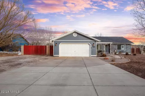 9707 Heritage Dr, Flagstaff, AZ 86004