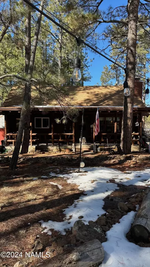 1060 Chalet Pl Pl, Munds Park, AZ 86017