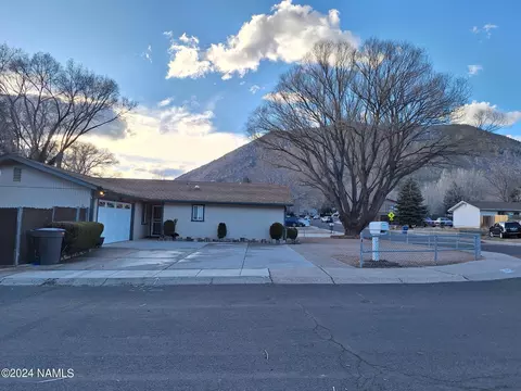 6090 N Smokerise Dr, Flagstaff, AZ 86004