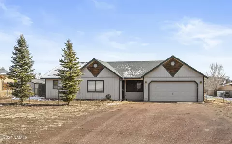 9657 Heritage Dr, Flagstaff, AZ 86004