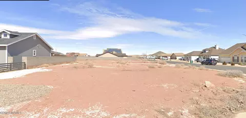1862 Round House Dr, Winslow, AZ 86047