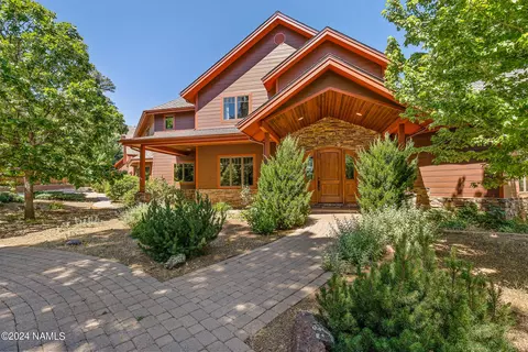 7050 Oakwood Pines Dr, Flagstaff, AZ 86004