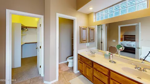 Bath - 618 Brookline Loop, Williams, AZ 86046 photo 2 of 6