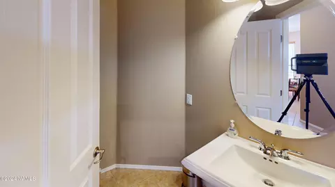 Bath - 618 Brookline Loop, Williams, AZ 86046 photo 1 of 6