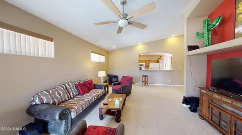 Living - 618 Brookline Loop, Williams, AZ 86046 photo 6 of 7