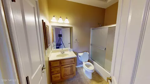 Bath - 618 Brookline Loop, Williams, AZ 86046 photo 4 of 6