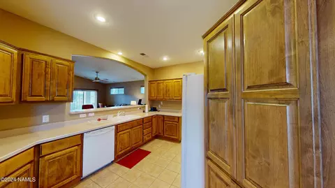 Kitchen - 618 Brookline Loop, Williams, AZ 86046 photo 4 of 4