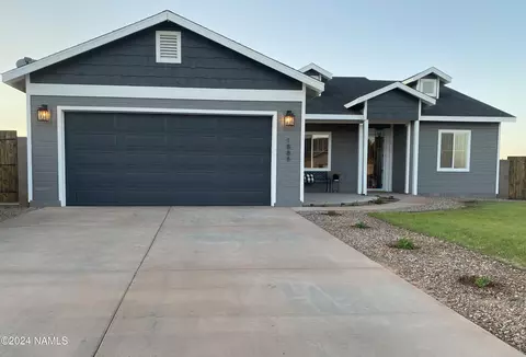 1888 Round House Dr, Winslow, AZ 86047