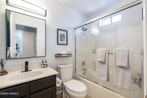 Bath - 6725 E Vail Dr, Flagstaff, AZ 86004 photo 4 of 4