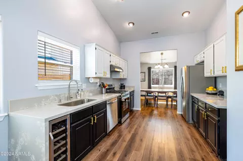 Kitchen - 6725 E Vail Dr, Flagstaff, AZ 86004 photo 3 of 5