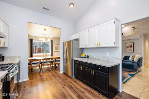 Kitchen - 6725 E Vail Dr, Flagstaff, AZ 86004 photo 2 of 5