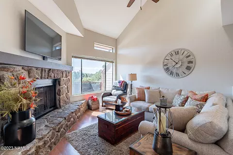 2368 N Whispering Pines Way, Flagstaff, AZ 86004