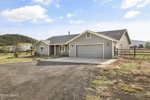 9332 Slayton Ranch Rd, Flagstaff, AZ 86004