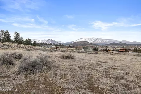 8656 Jupiter Dr, Flagstaff, AZ 86004