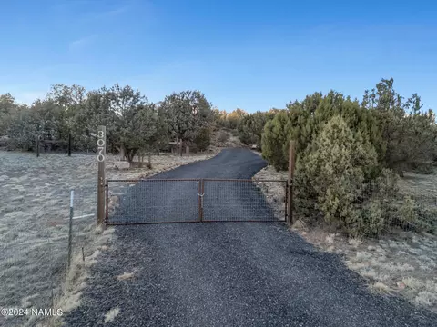 3070 N Joyce Dr, Ash Fork, AZ 86320 photo 2