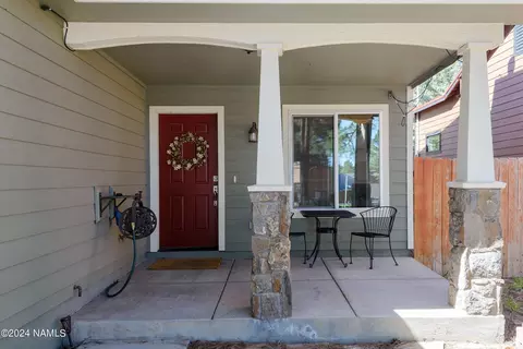 263 Comanche St, Flagstaff, AZ 86005 photo 2