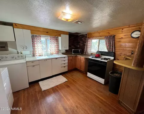 Kitchen - 7155 Daisy Dr, Williams, AZ 86046 photo 1 of 2