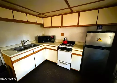 Kitchen - 7155 Daisy Dr, Williams, AZ 86046 photo 2 of 2
