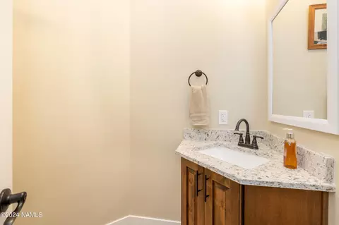 Bath - 663 W Brookline Loop, Williams, AZ 86046 photo 2 of 5