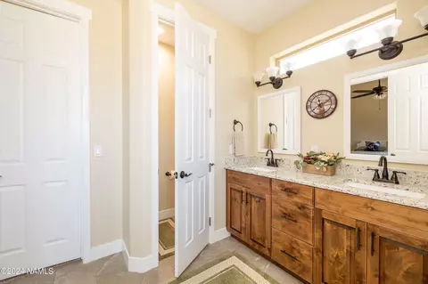 Bath - 663 W Brookline Loop, Williams, AZ 86046 photo 5 of 5