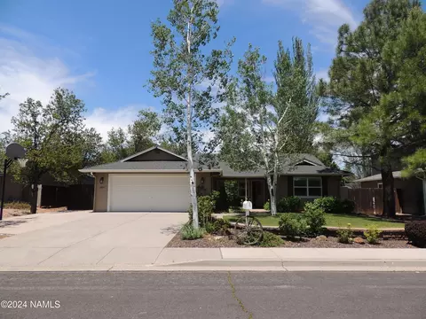 6802 Eagle Crest Dr, Flagstaff, AZ 86004