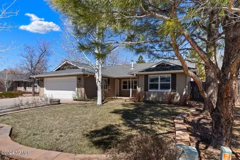 Exterior - 6802 Eagle Crest Dr, Flagstaff, AZ 86004 photo 2 of 6